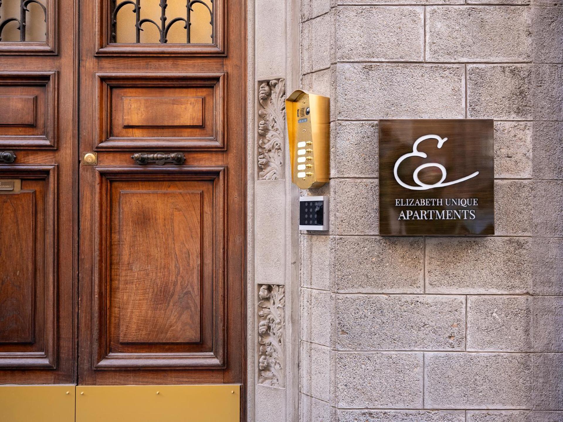 רומא Elizabeth Unique Apartments - A Member Of Design Hotels מראה חיצוני תמונה